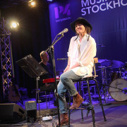 Live 019