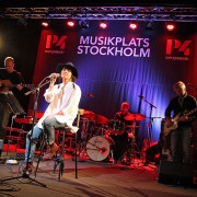 Live 021